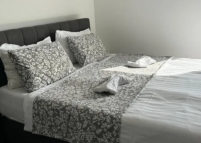 Smokvica - Modern With Balcony & Parking - Quiet Area *